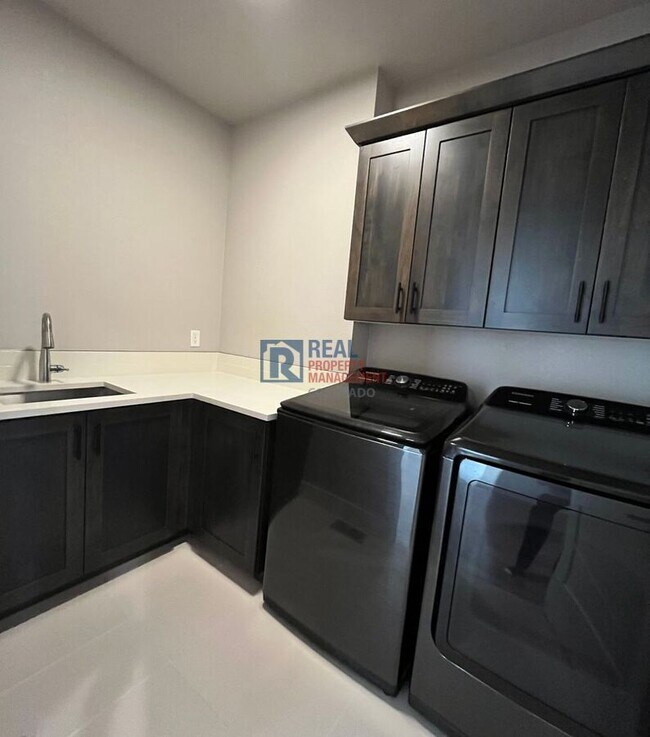 Building Photo - 1912 Tidewater Ln