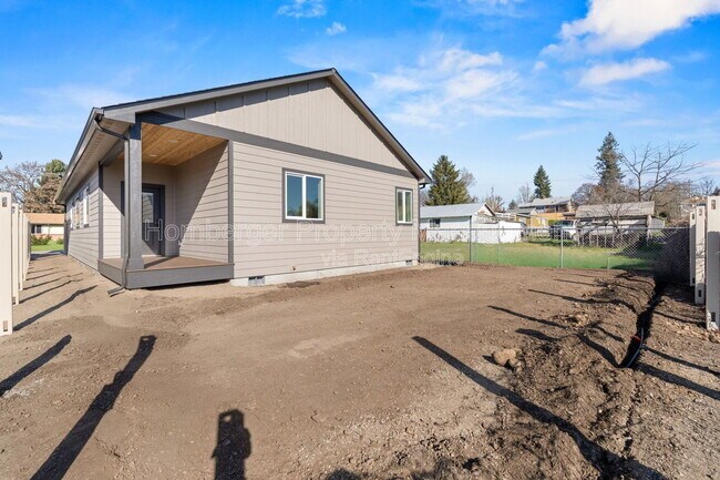 Building Photo - 222 N Sargent Rd