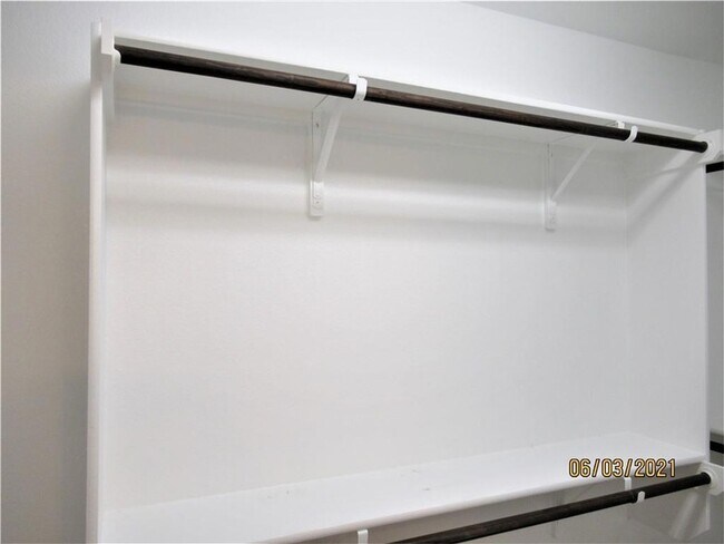 Building Photo - 106 Coyote Trail