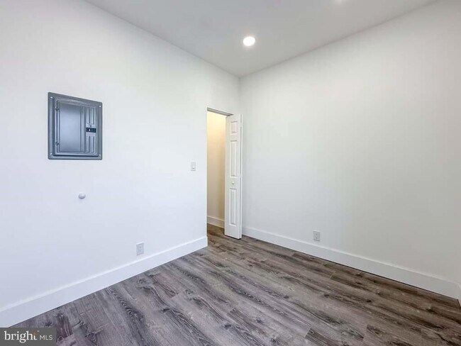 Building Photo - 30 Haddon Ave