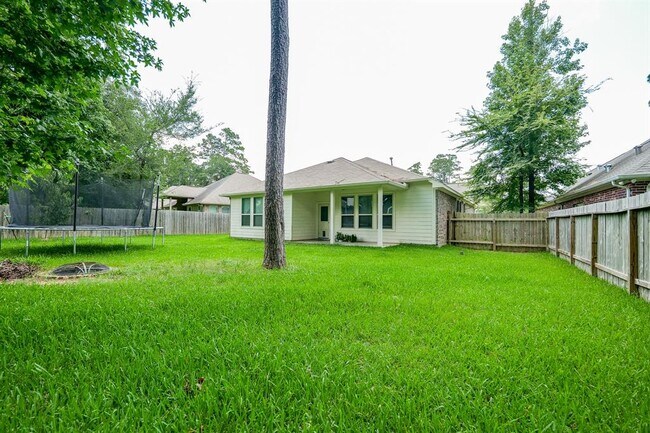 Building Photo - 12144 La Salle River Rd
