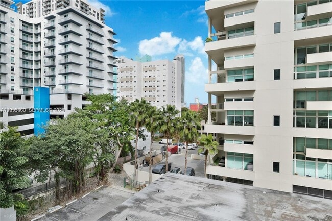 Building Photo - 115 SW 11th St