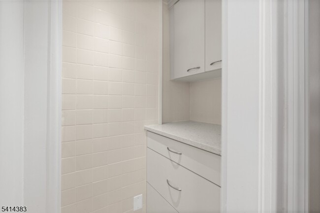 Building Photo - 2 Old Mill Rd