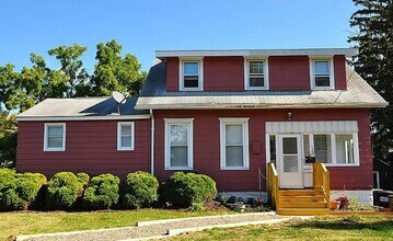 Building Photo - Newly Renovated Apartment in Liverpool!