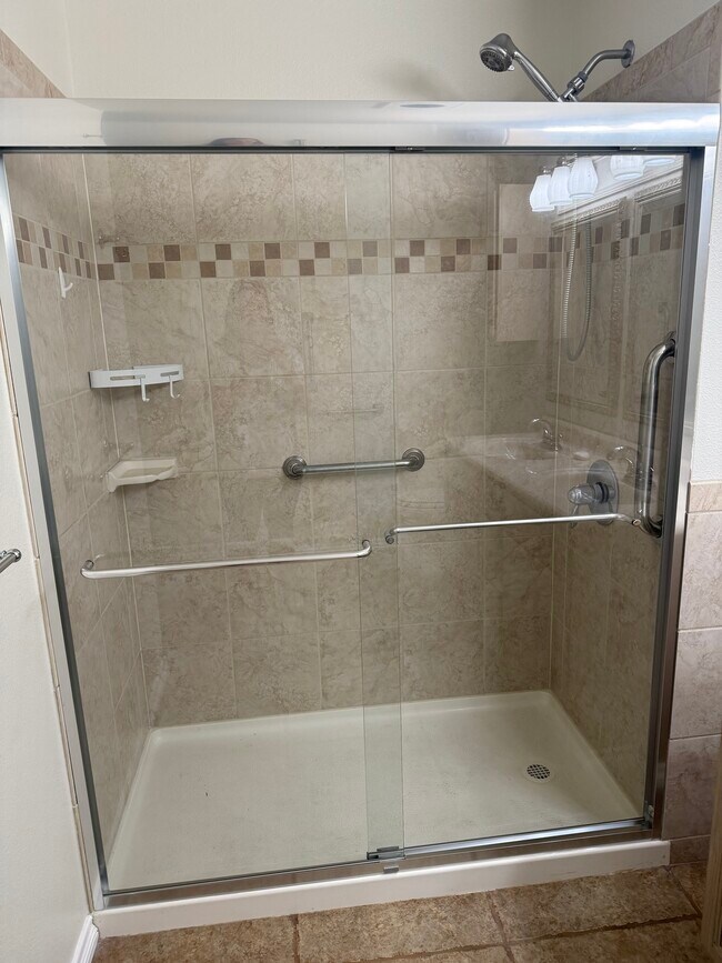 Building Photo - 22855 E Country Vista Dr