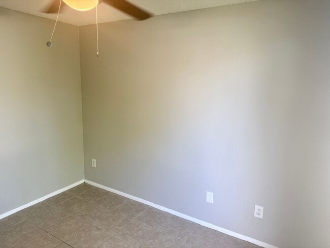 Building Photo - 3/2 in Port Richey!