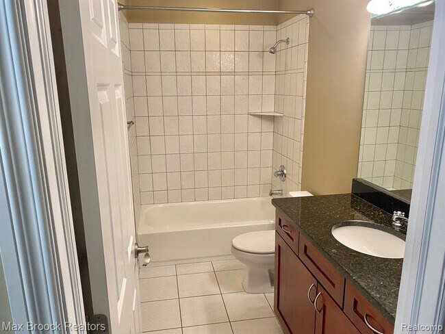 Building Photo - 1115 N Old Woodward Ave