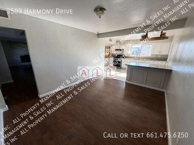 Building Photo - 3509 Harmony Dr