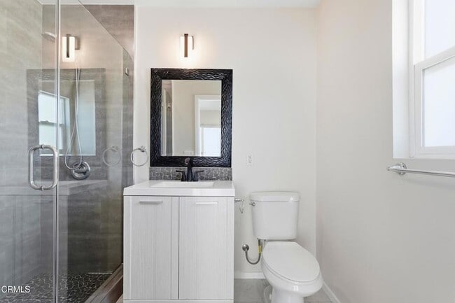 Building Photo - 6721 1/2 Vineland Avenue Unit