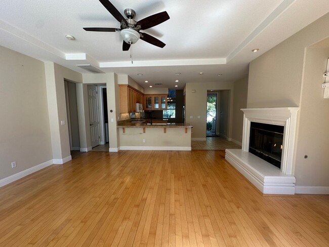 Building Photo - Single Story, Bright and Beautiful Home, w...