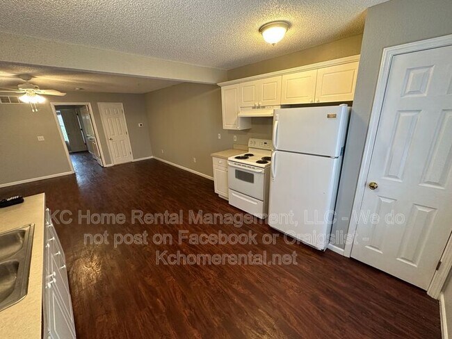 Building Photo - 5656 N Anita Ave