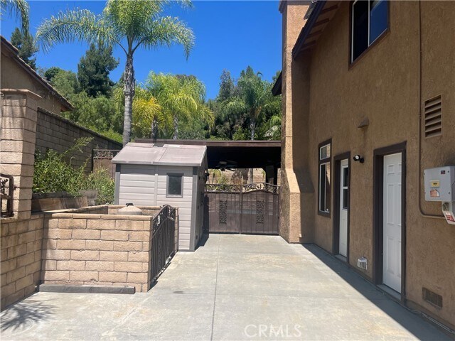 Building Photo - 2300 Meadow View Ln