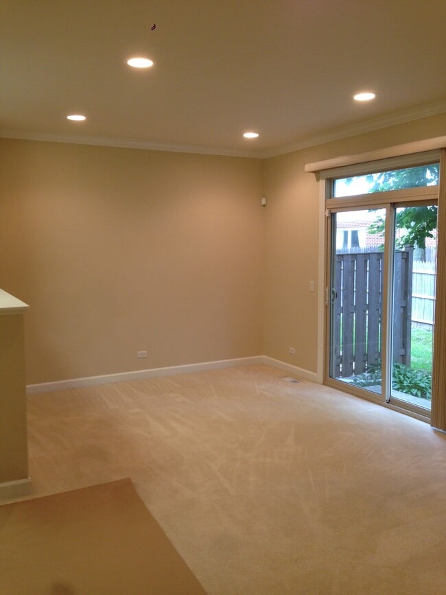 Dining Room - 804 Skokie Blvd