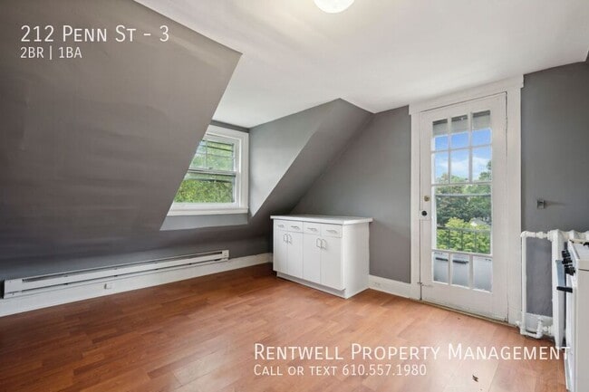 Building Photo - 2 Bedroom - 1 Bath Apartment located Ridle...