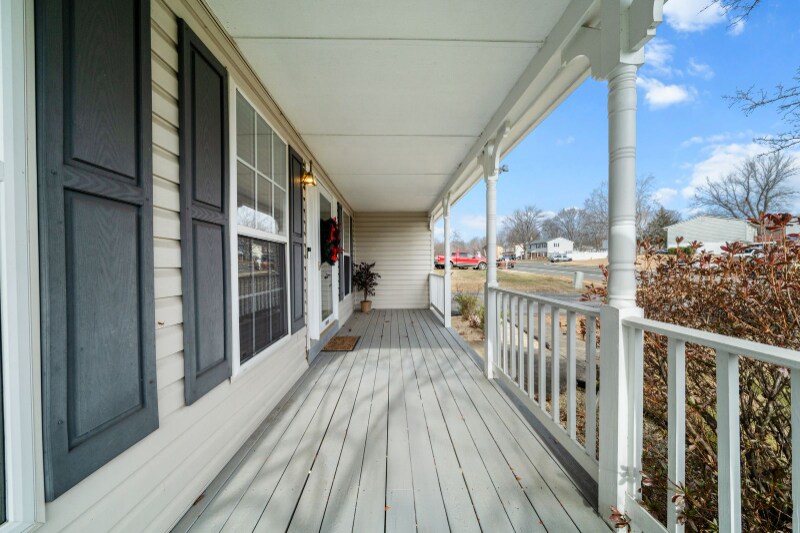 Building Photo - 13810 Mapledale Ave