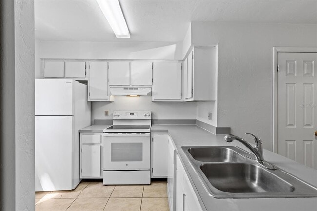 Building Photo - 2219 SW 39th Way