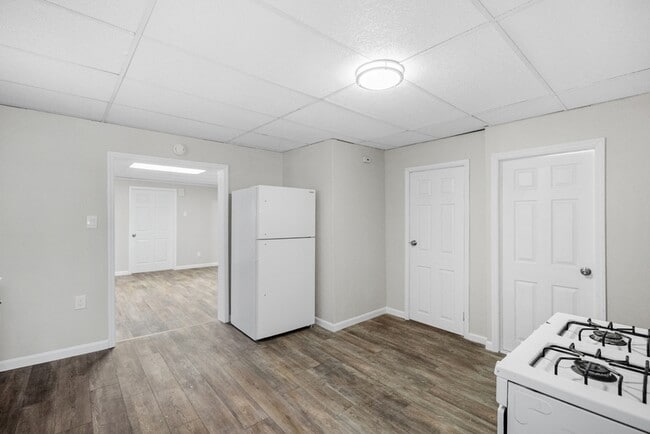 Building Photo - 1534 5th Ave