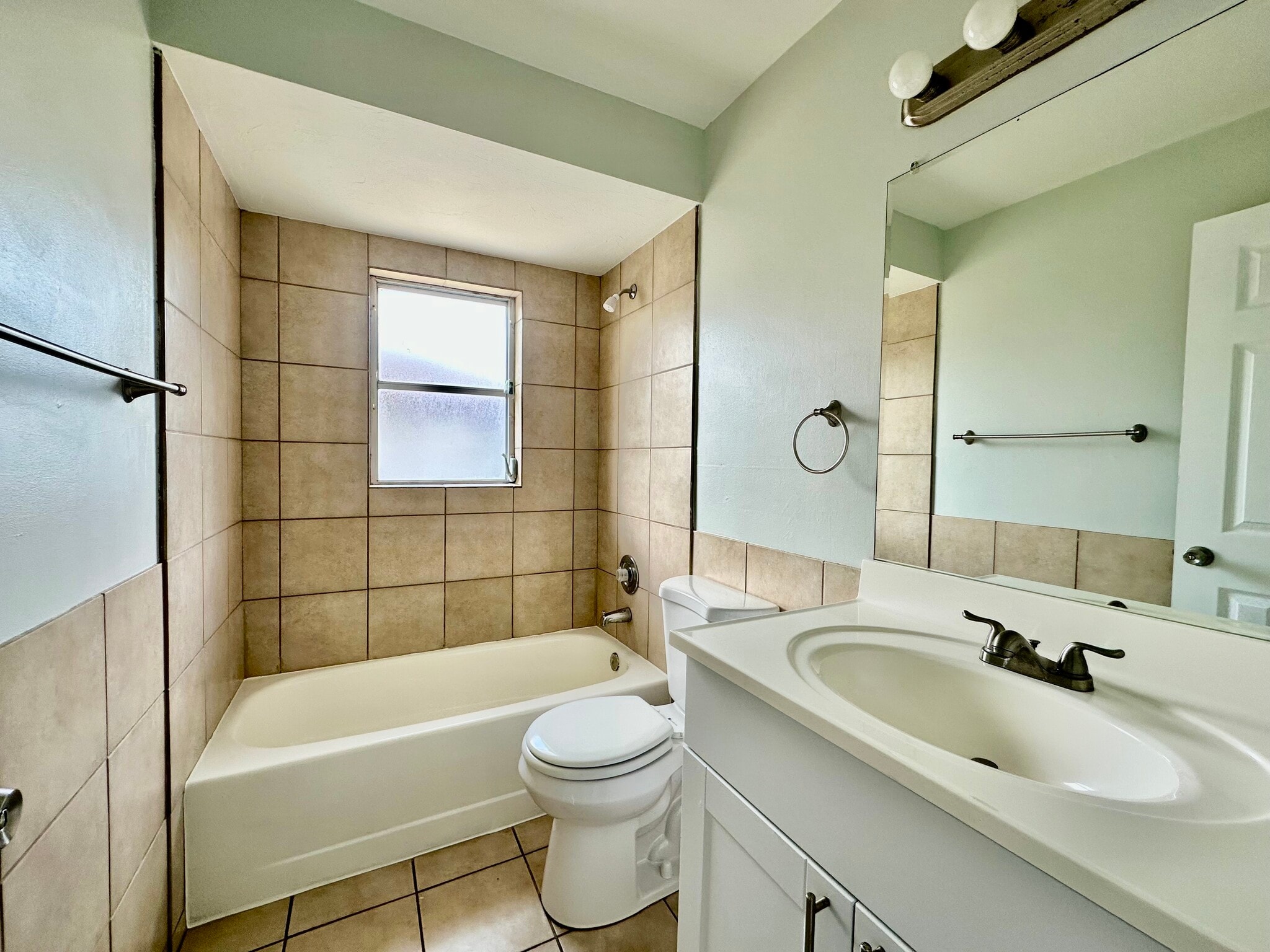 Building Photo - 7433 Pebble Beach Rd