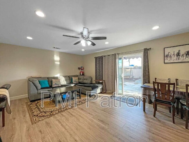 Building Photo - 6724 Sequoia Dr