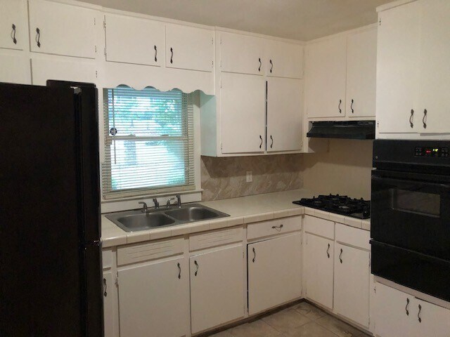 Building Photo - Great ranch home with lots of land!!!