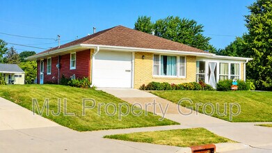 Building Photo - 1512 Robeson Ave