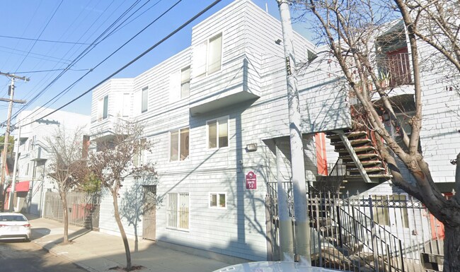 Building Photo - 1227 Hampshire St