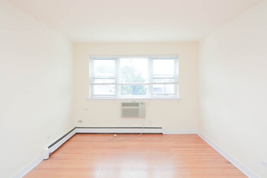 Building Photo - 628 W Wrightwood Ave