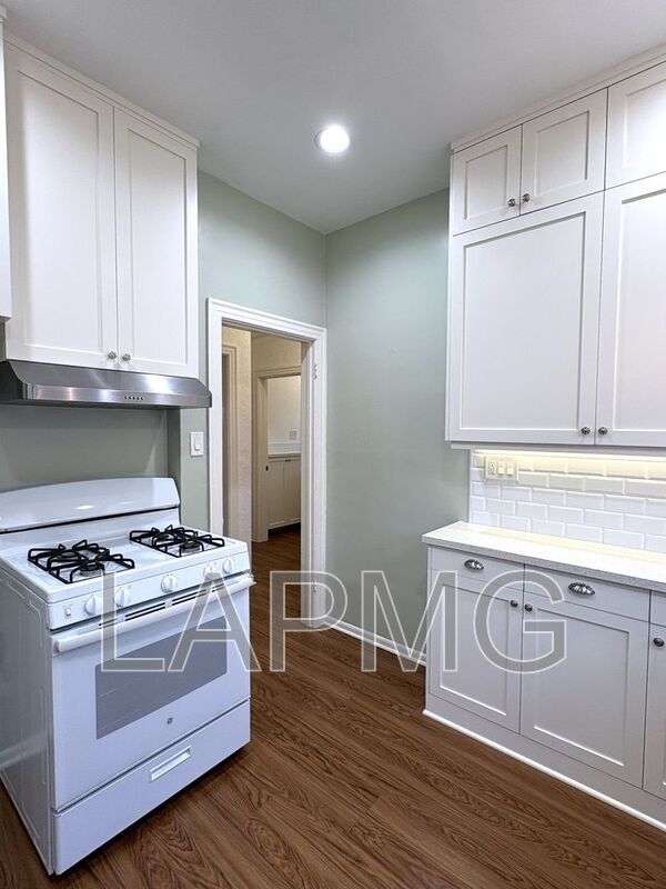 Building Photo - 2751 Pomeroy Ave