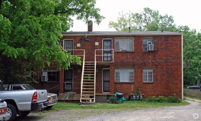 Building Photo - 210 Cox Ave