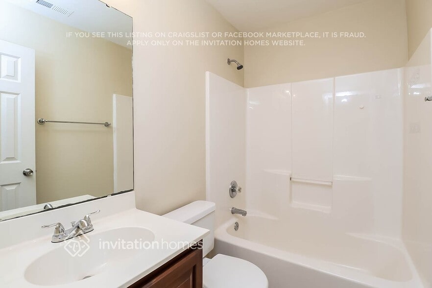 Building Photo - 17400 Cambridge Grove Dr