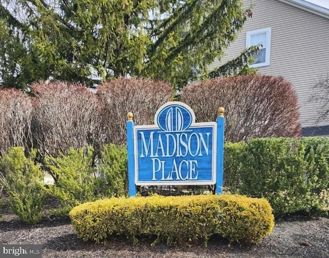 Building Photo - 4003A Saxony Dr