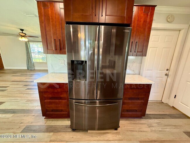 Building Photo - 2 Fairway Rd