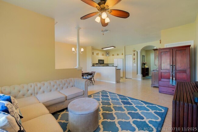 Building Photo - 213 River Bluff Ln