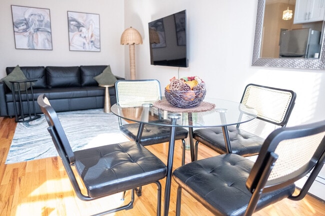 Building Photo - 245 W 113th St