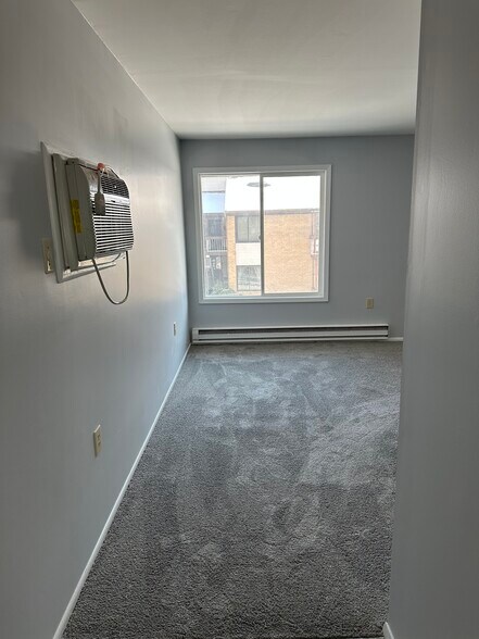 Building Photo - 9 Pine Cluster Cir