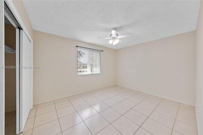 Building Photo - 10525 SW 77th Ct