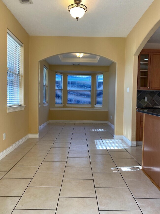Building Photo - 11815 Canyon Mills Dr