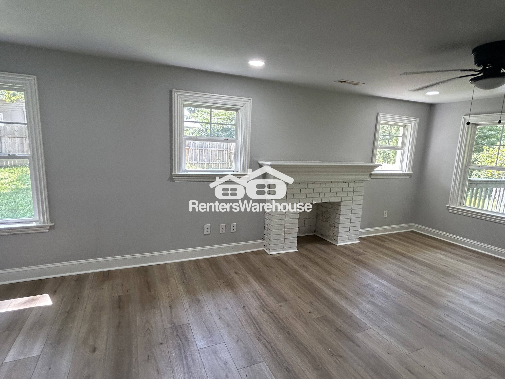 Building Photo - 221 Virginia Dr