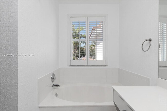 Building Photo - 935 Corkwood St