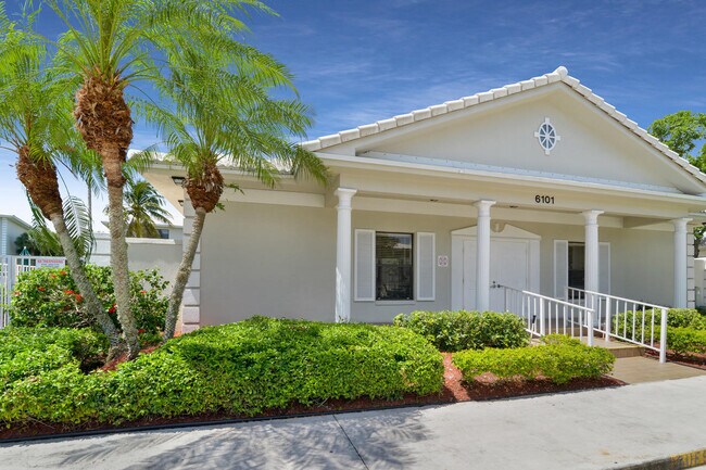 Building Photo - 6073 Balboa Cir