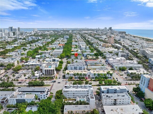 Building Photo - 731 6th St