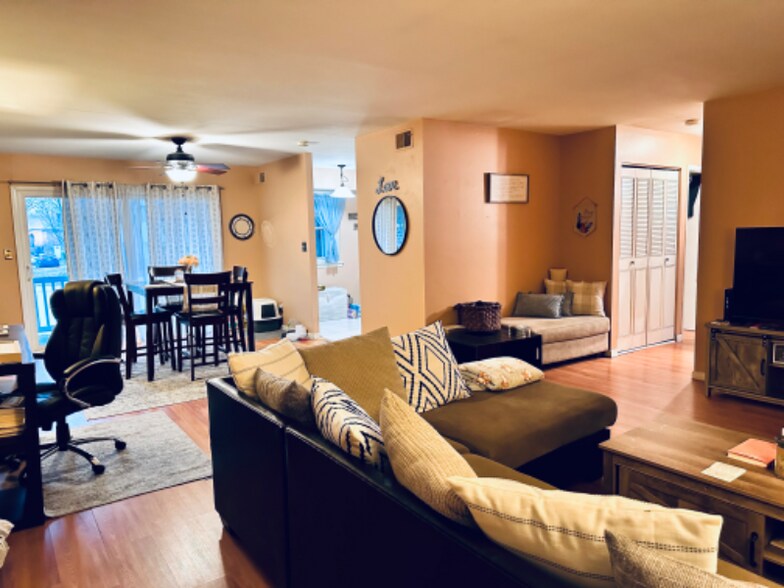 Building Photo - 2916 State Hill Rd