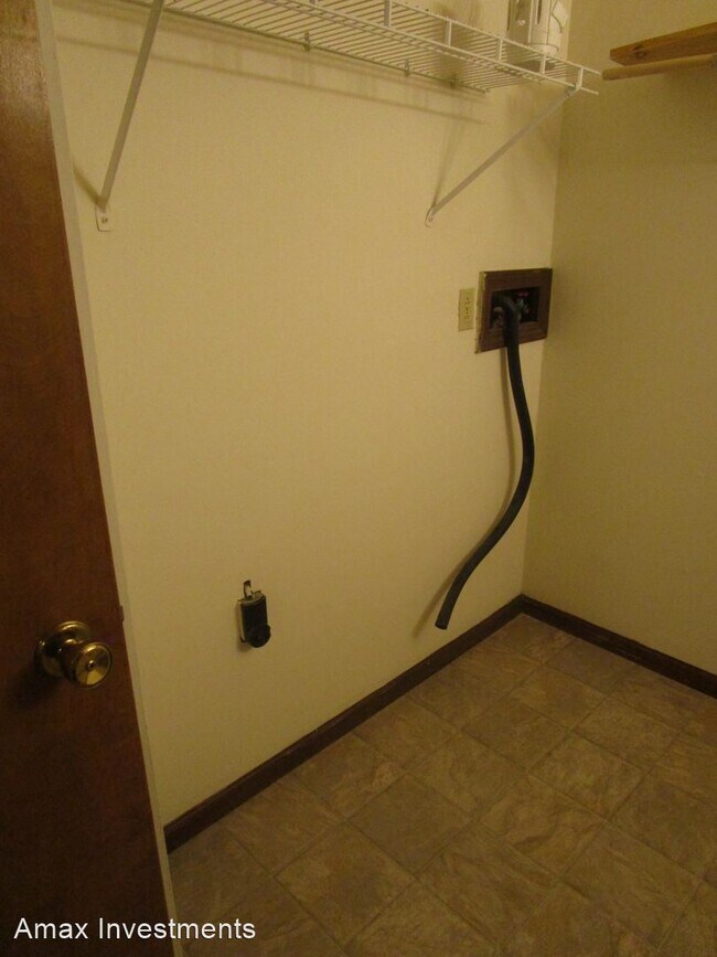 Building Photo - 1801-1803-1803 Garden Dr