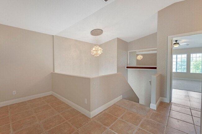 Building Photo - HENDERSON HIGHLY UPGRADED HOME!