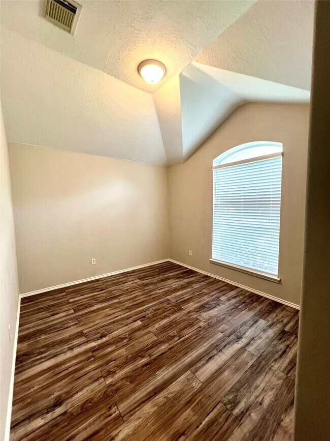 Building Photo - 4414 Kulkarni St