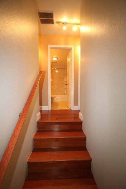 Building Photo - Nicely Updated 3 Bedroom Condo!