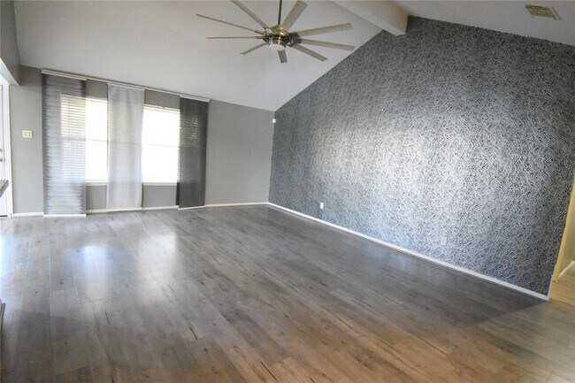 Building Photo - 10942 Heather Trail Dr