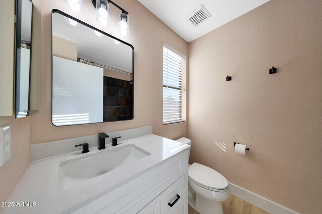 Building Photo - 4653 W Dublin St