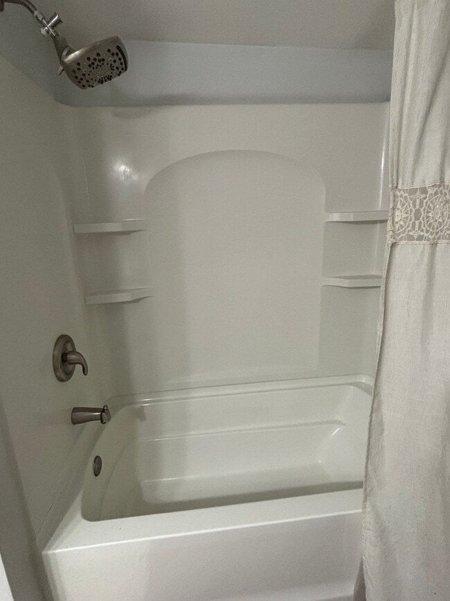 Building Photo - Cute Country Charmer – Bristol, VA  2 Bed ...