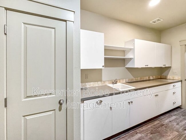 Building Photo - 7301 W Baron Ln